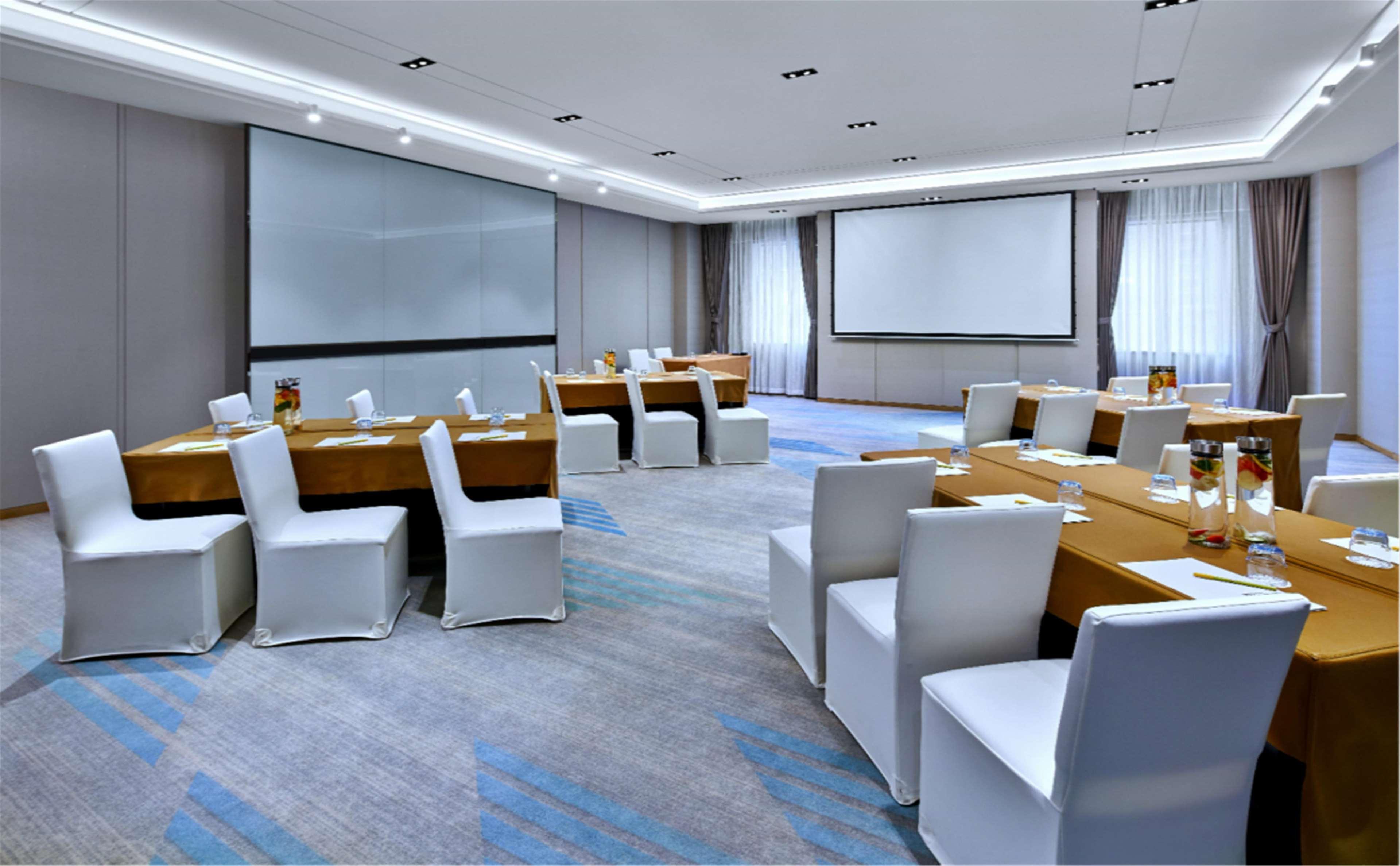 Hilton Garden Inn Foshan Dış mekan fotoğraf