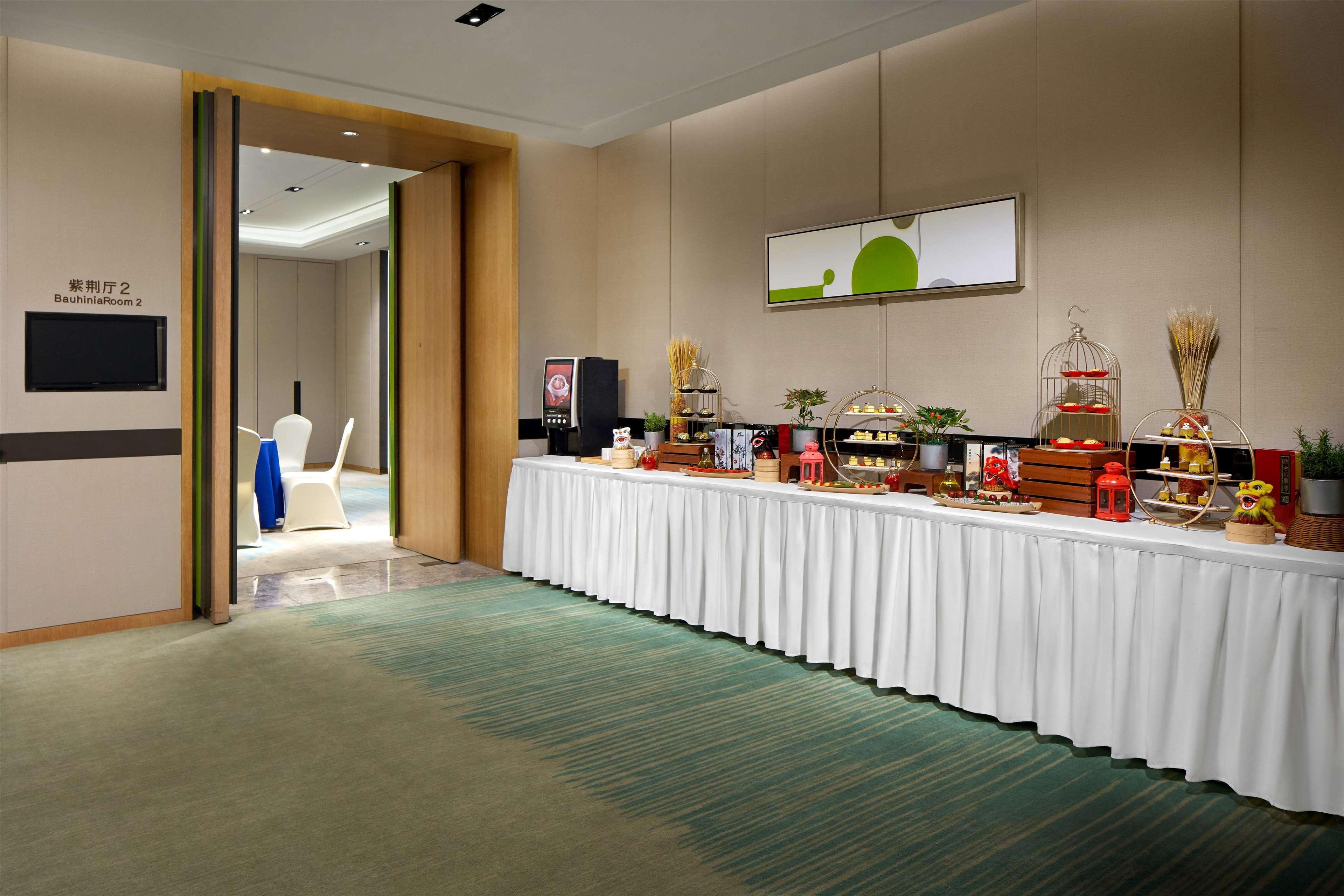 Hilton Garden Inn Foshan Dış mekan fotoğraf